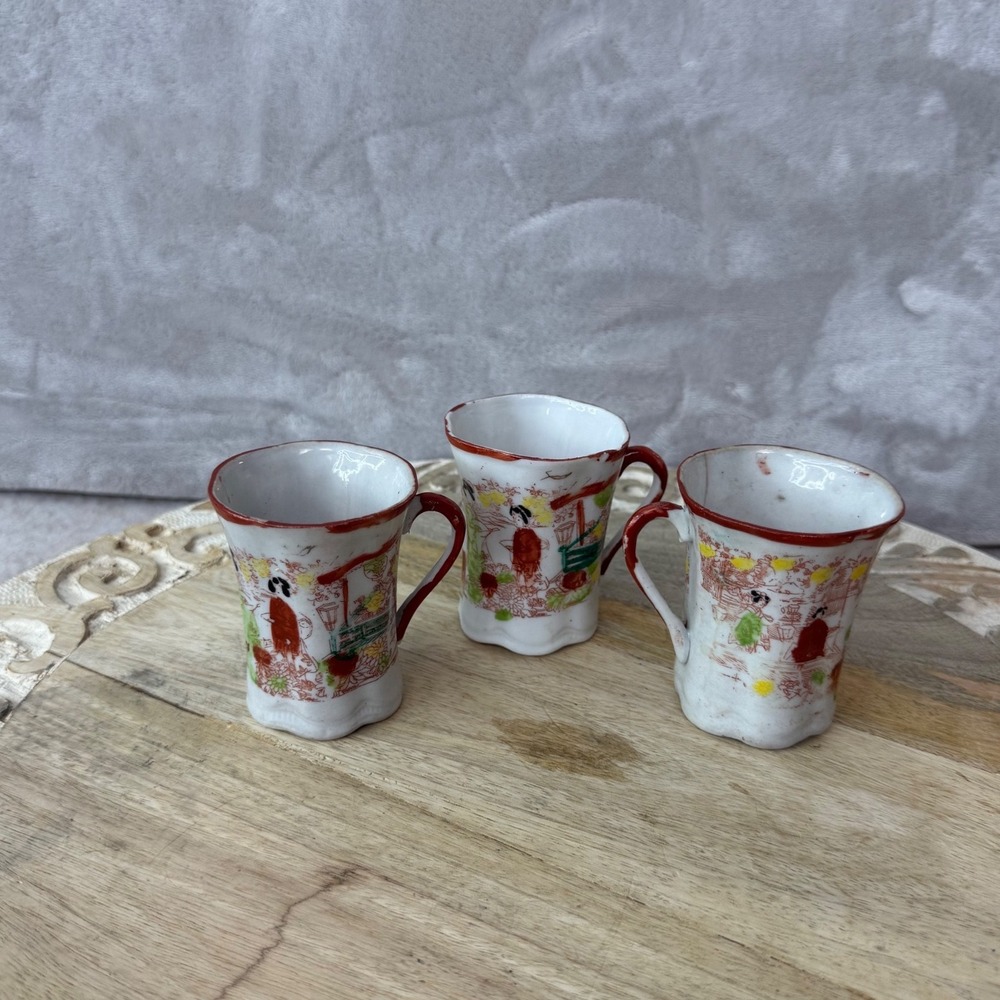Vintage Hand Painted Japanese Kutani Porcelain Demitasse Cups‎ Set of 3 Geisha